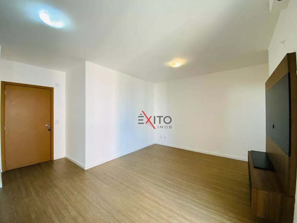 Apartamento à venda com 3 quartos, 77m² - Foto 4