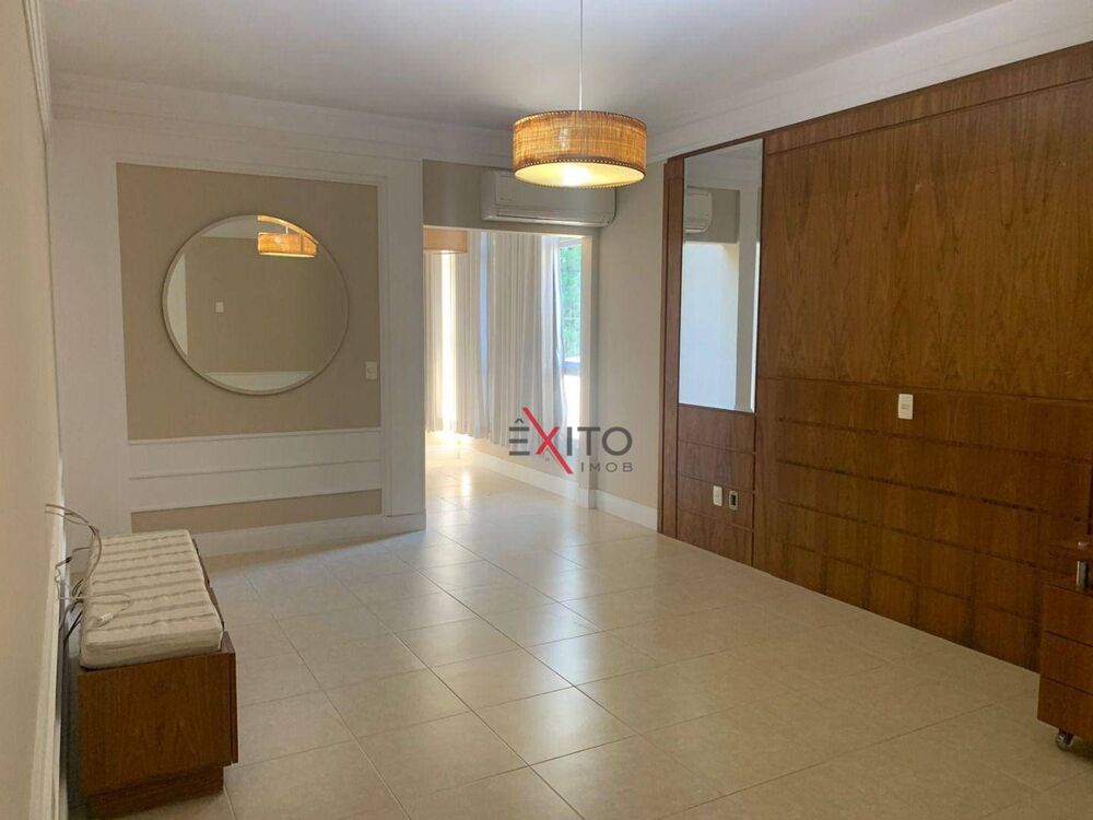 Casa de Condomínio para alugar com 3 quartos, 402m² - Foto 7
