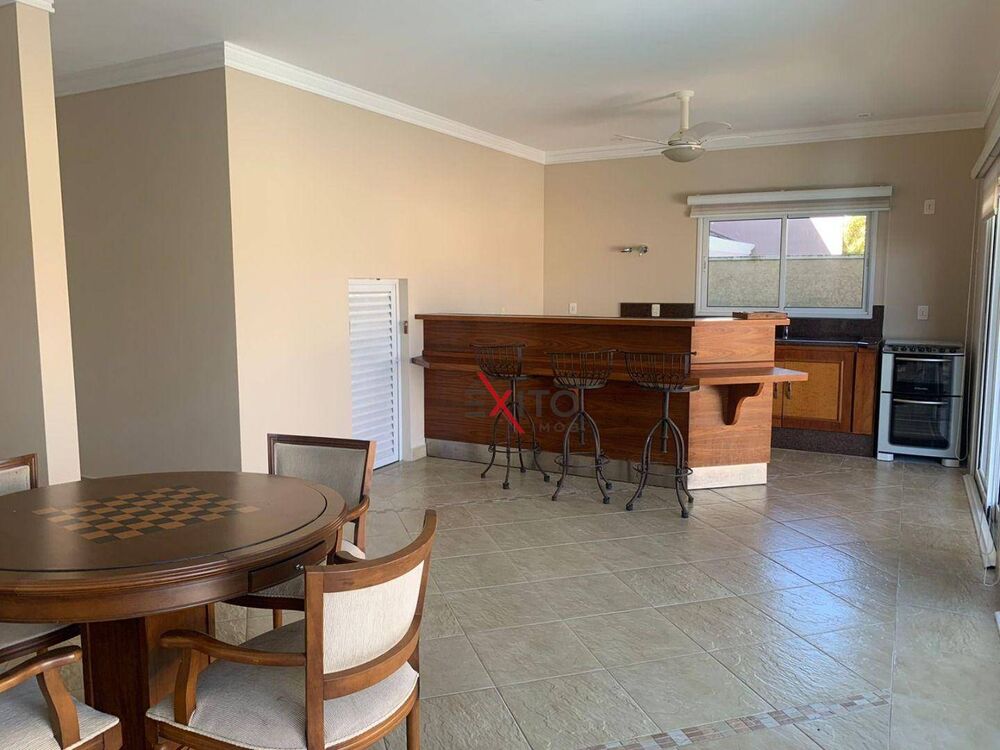 Casa de Condomínio para alugar com 3 quartos, 402m² - Foto 4