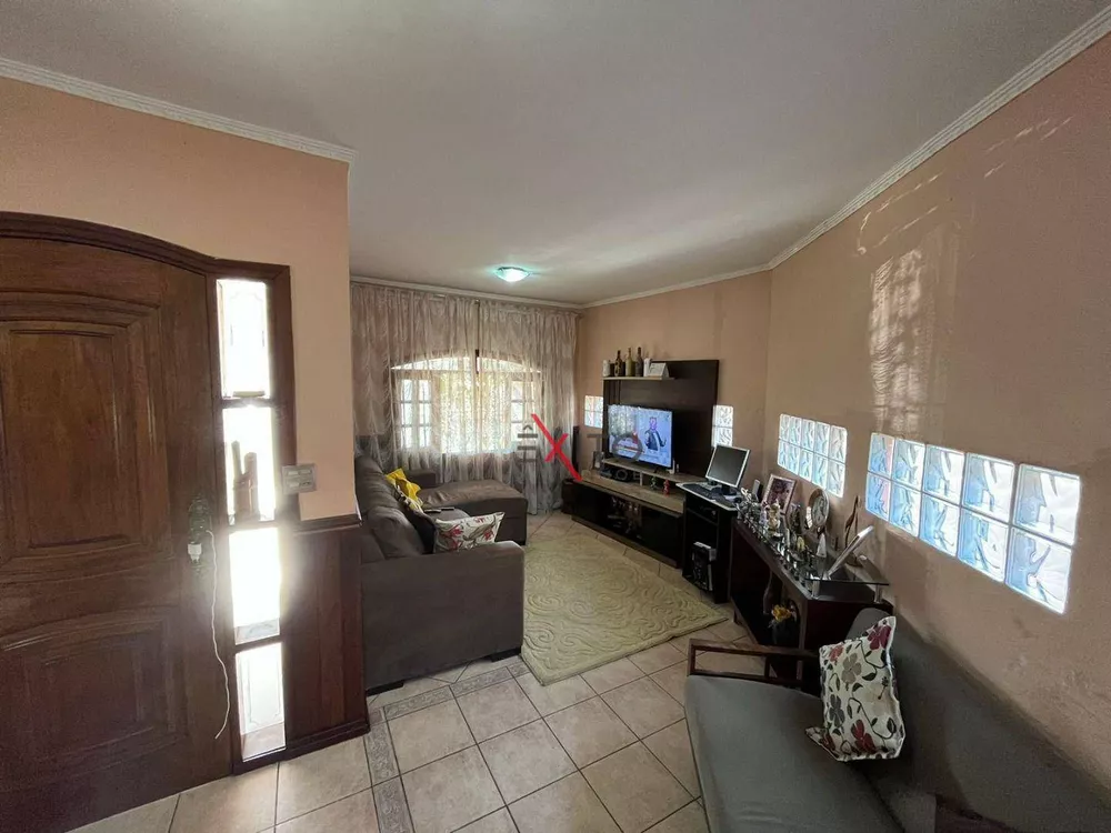 Casa à venda com 5 quartos, 201m² - Foto 3