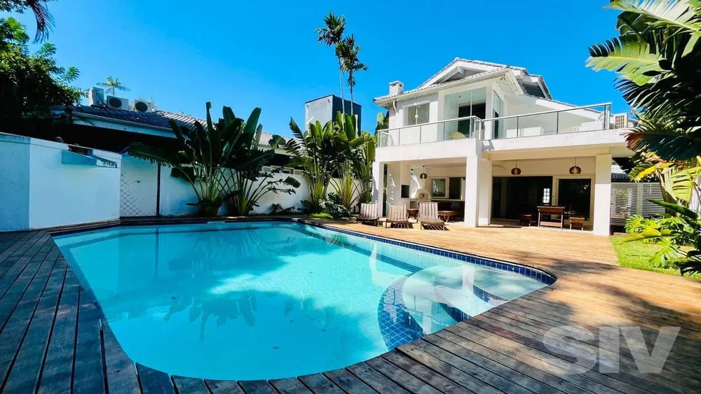 Casa, 4 quartos, 257 m² - Foto 1