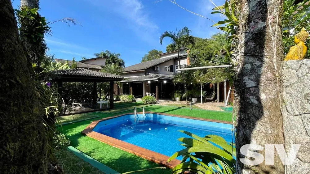 Casa, 4 quartos, 263 m² - Foto 1