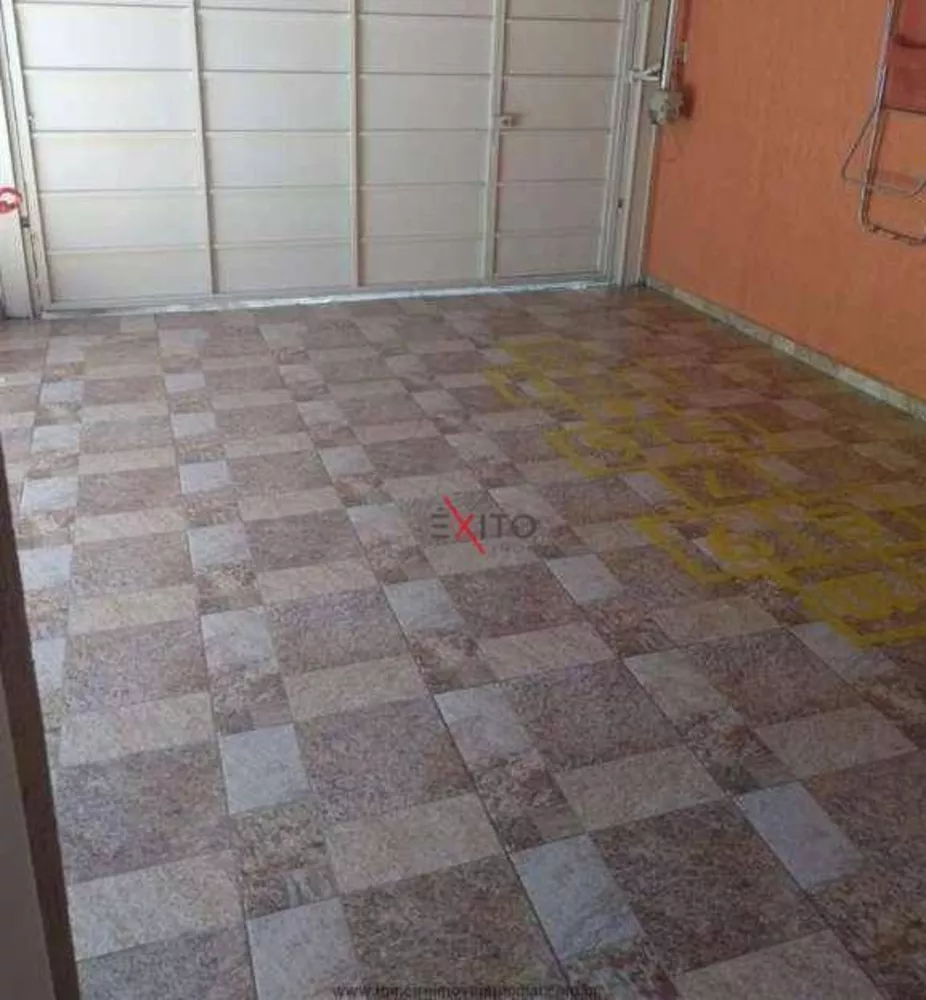 Casa para alugar com 3 quartos, 119m² - Foto 2