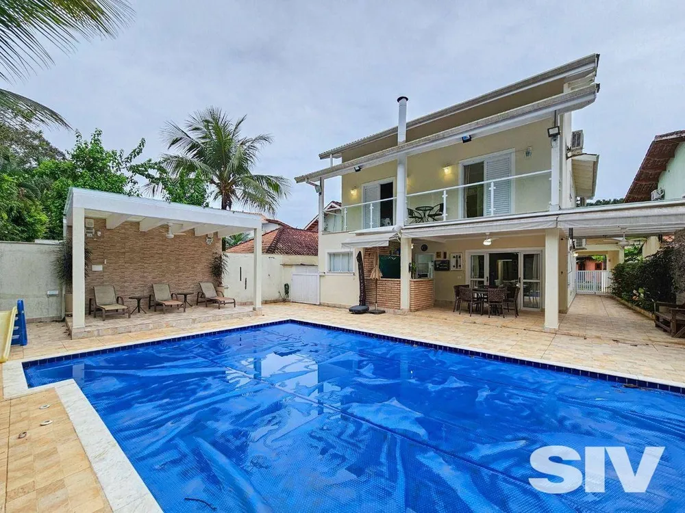 Casa, 5 quartos, 277 m² - Foto 1