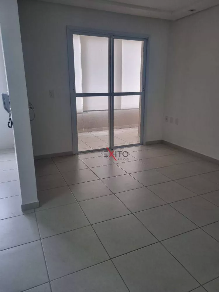 Apartamento à venda com 2 quartos, 66m² - Foto 3