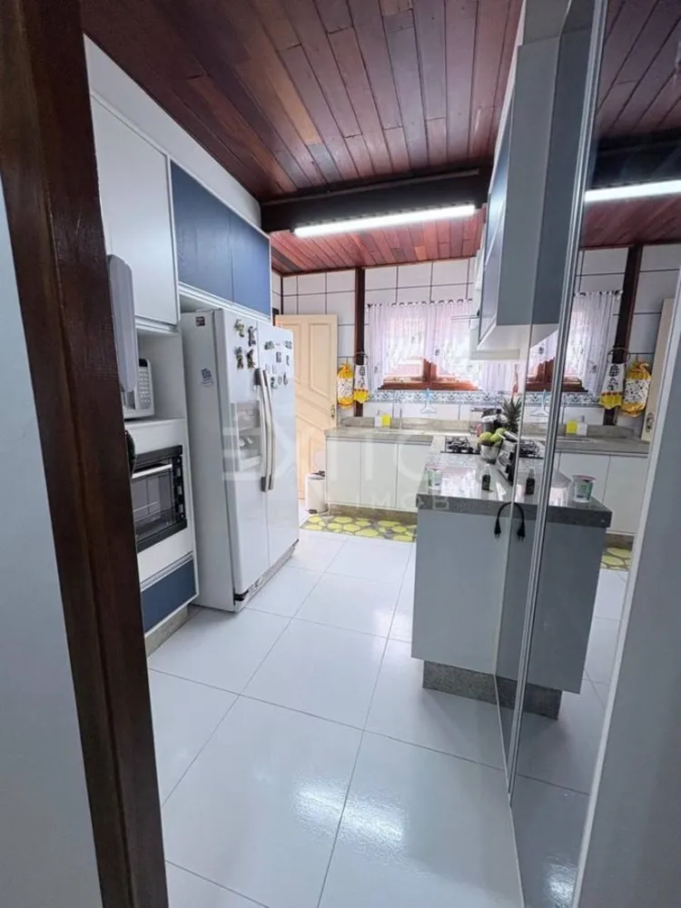 Casa, 4 quartos, 214 m² - Foto 4