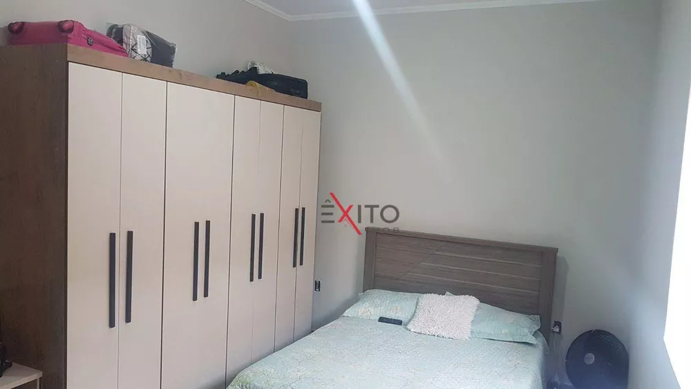 Casa à venda com 3 quartos, 200m² - Foto 3