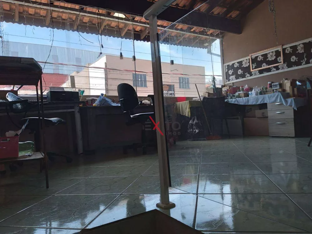 Sobrado à venda com 4 quartos, 168m² - Foto 1