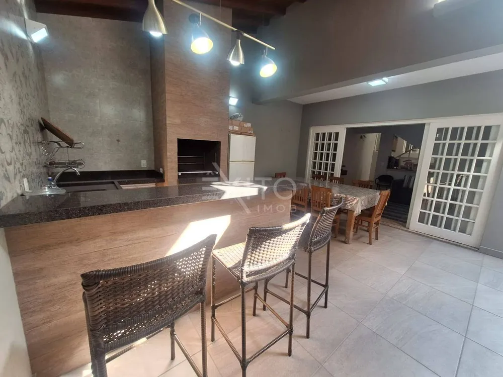 Casa, 3 quartos, 200 m² - Foto 1
