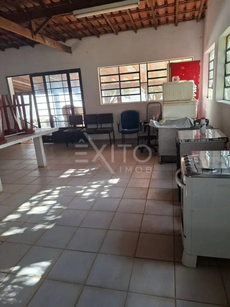 Chácara, 3 quartos, 1550 m² - Foto 1