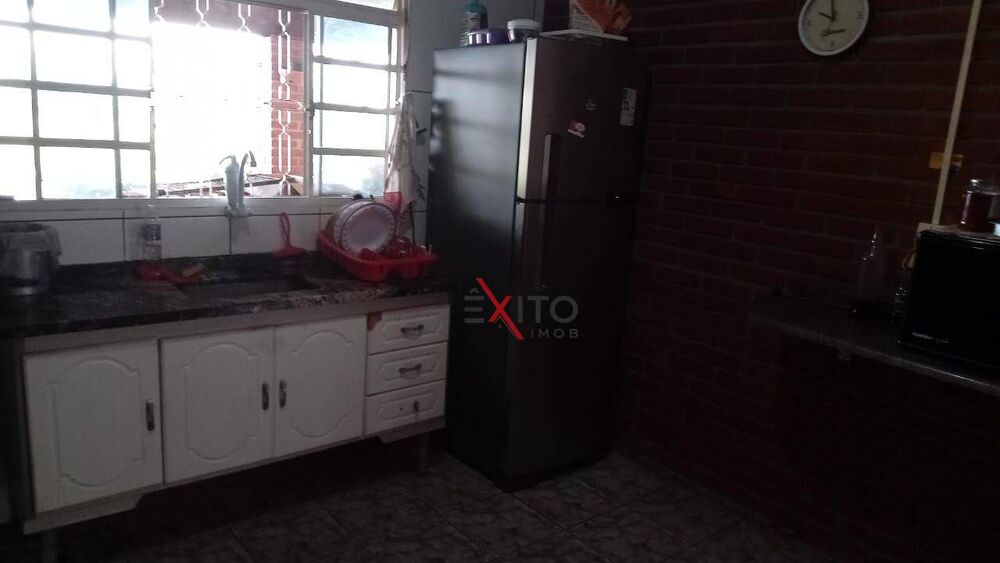 Casa à venda com 3 quartos, 234m² - Foto 7