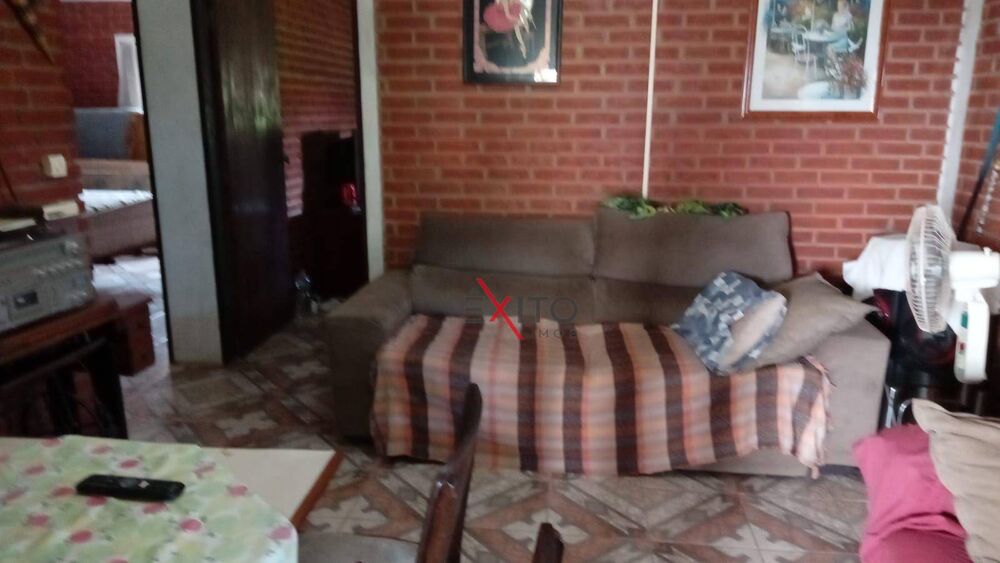 Casa à venda com 3 quartos, 234m² - Foto 3