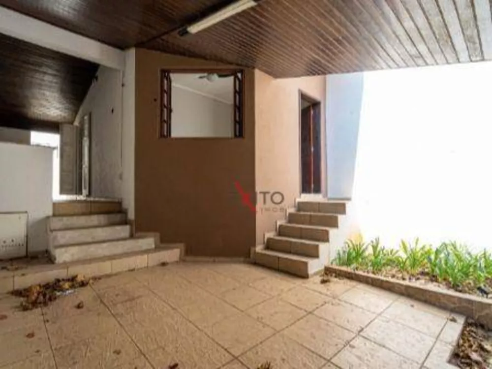 Casa à venda com 3 quartos, 168m² - Foto 1