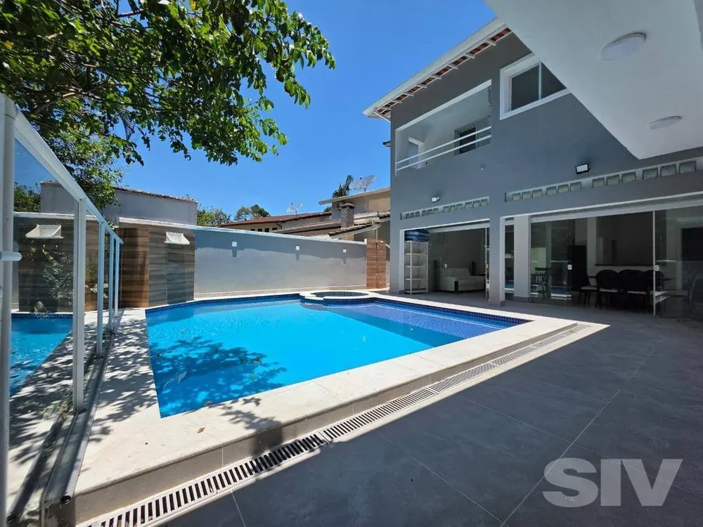 Casa, 4 quartos, 240 m² - Foto 1
