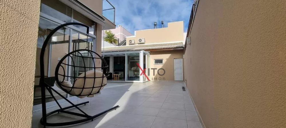 Casa de Condomínio para alugar com 3 quartos, 290m² - Foto 3