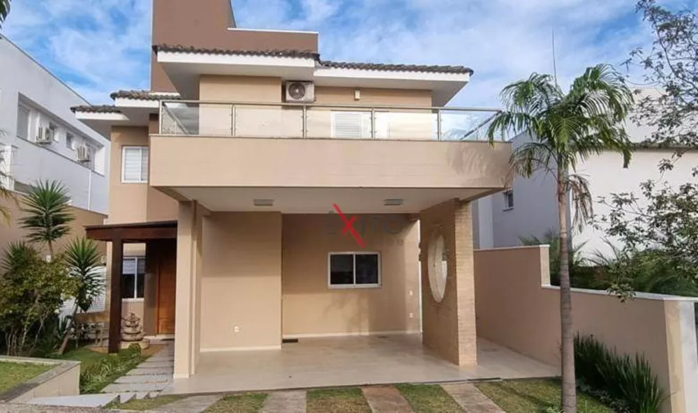 Casa de Condomínio para alugar com 3 quartos, 290m² - Foto 1