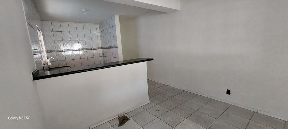 Casa à venda com 2 quartos, 80m² - Foto 4