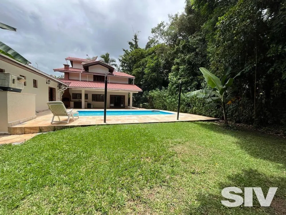 Casa, 5 quartos, 242 m² - Foto 1