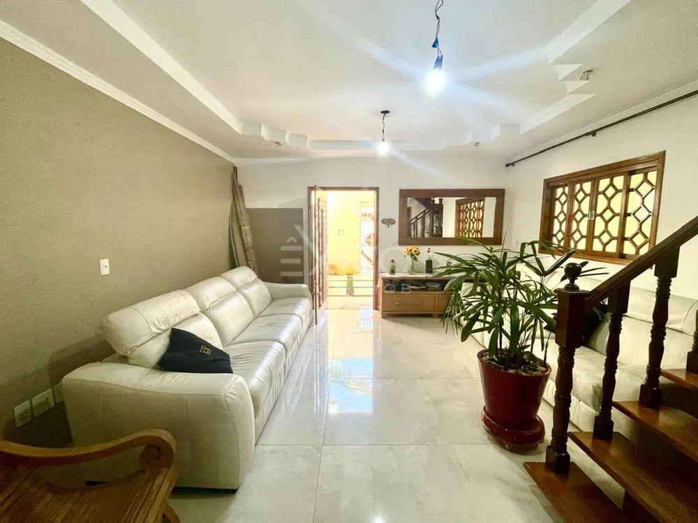 Casa, 3 quartos, 219 m² - Foto 4