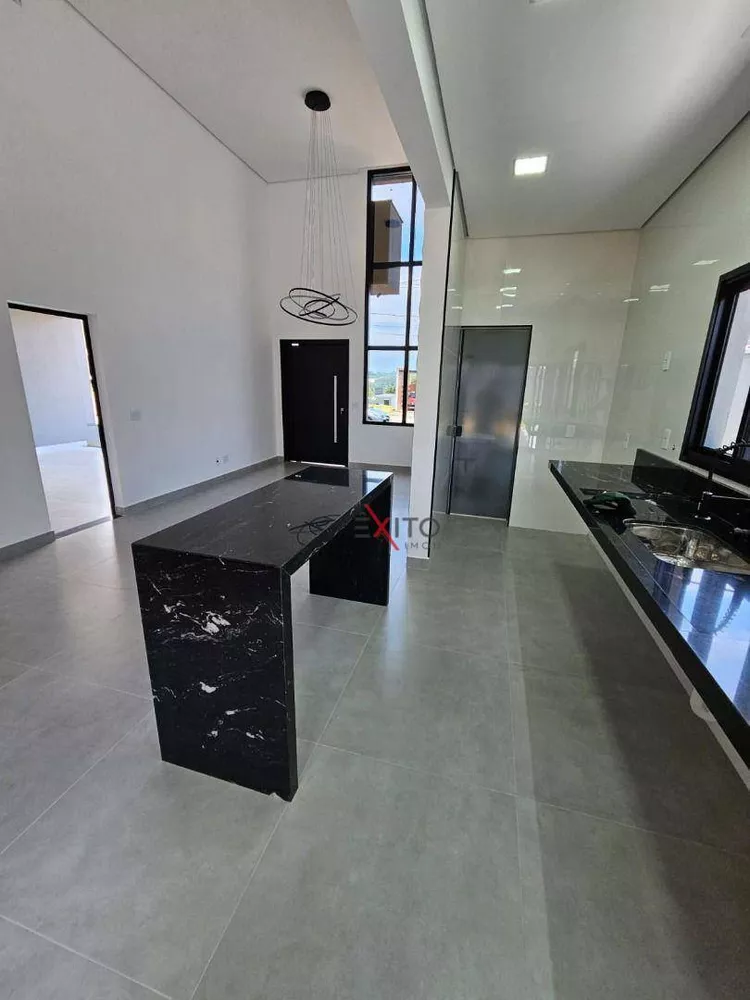 Casa de Condomínio à venda com 3 quartos, 150m² - Foto 1