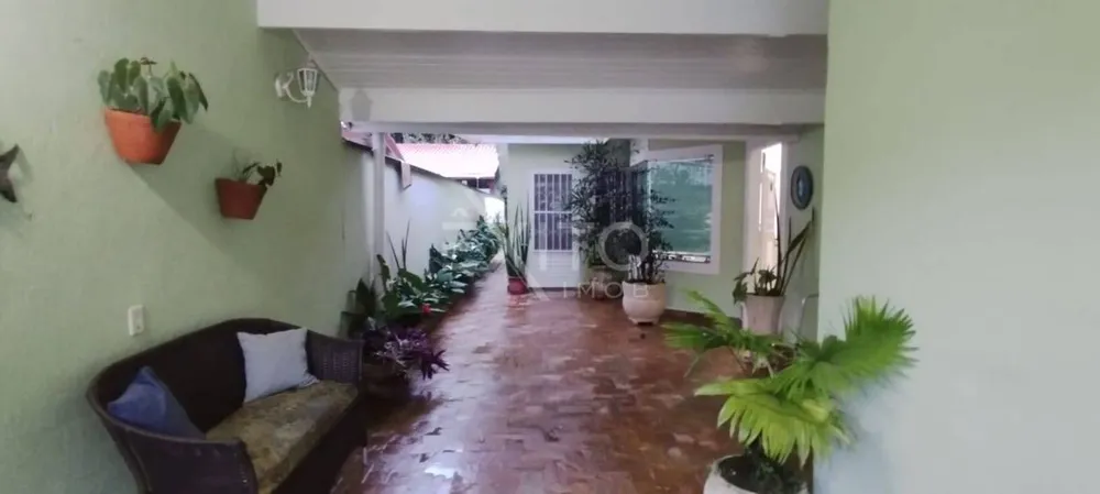 Casa, 4 quartos, 218 m² - Foto 1