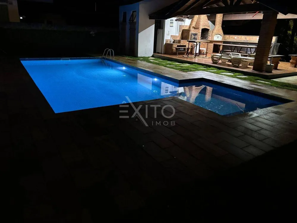 Casa, 5 quartos, 220 m² - Foto 2