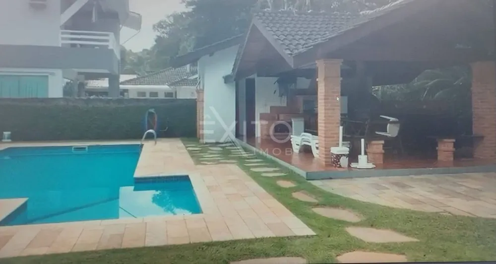 Casa, 5 quartos, 220 m² - Foto 1