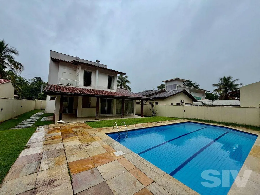 Casa, 4 quartos, 248 m² - Foto 1