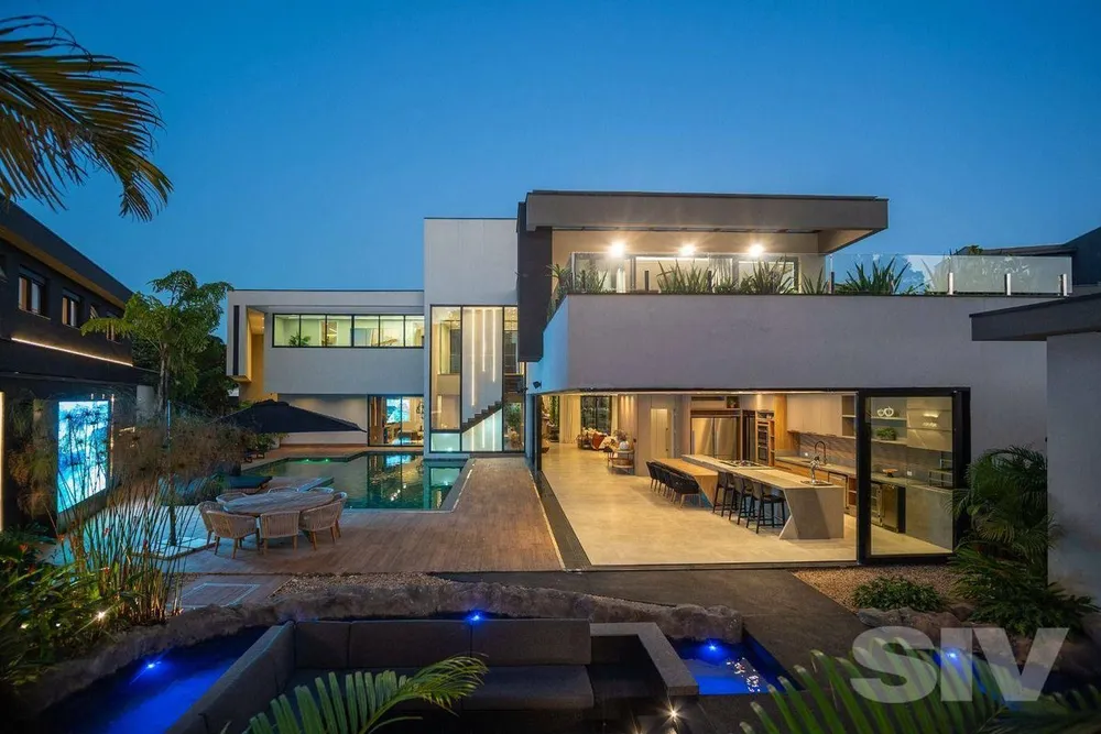 Casa, 7 quartos, 1389 m² - Foto 1