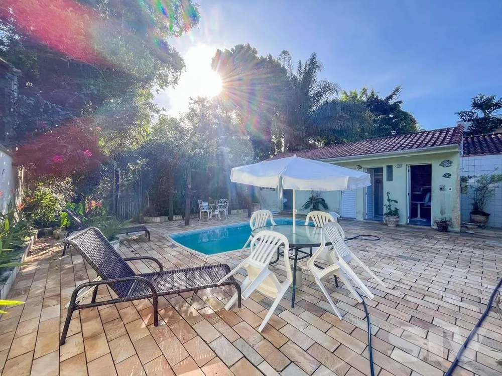 Casa, 4 quartos, 218 m² - Foto 2