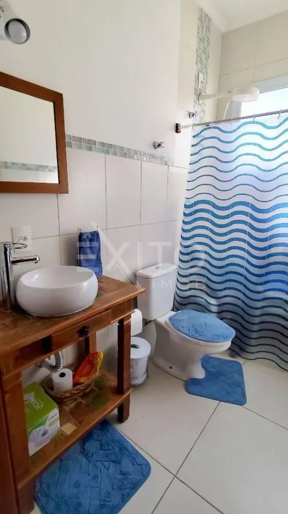 Casa, 3 quartos, 214 m² - Foto 1