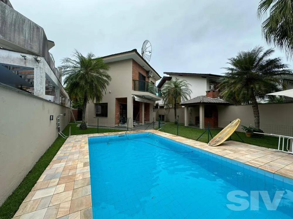 Casa, 4 quartos, 268 m² - Foto 1