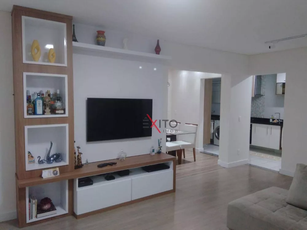 Apartamento à venda com 3 quartos, 83m² - Foto 2