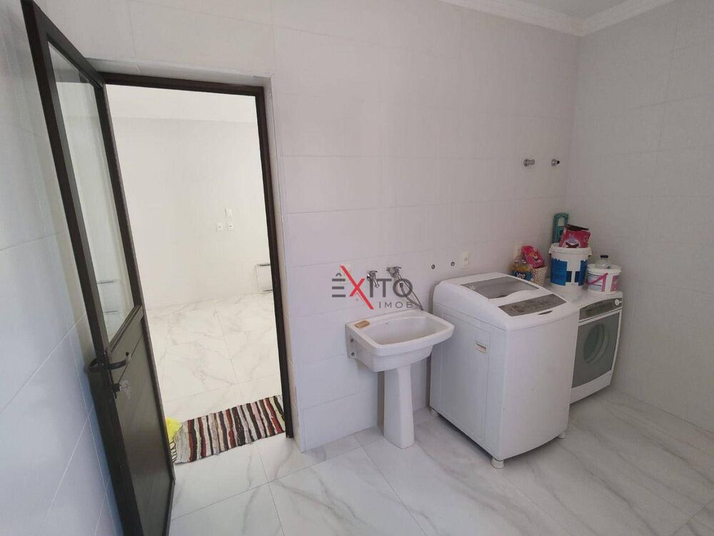 Casa de Condomínio à venda com 4 quartos, 520m² - Foto 2