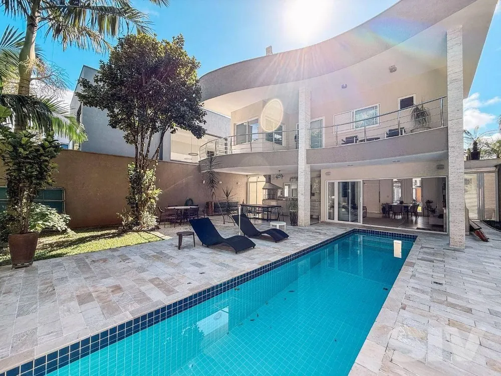 Casa, 4 quartos, 268 m² - Foto 1