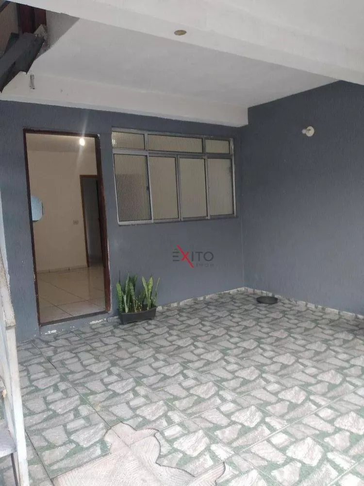 Casa para alugar com 2 quartos, 125m² - Foto 1