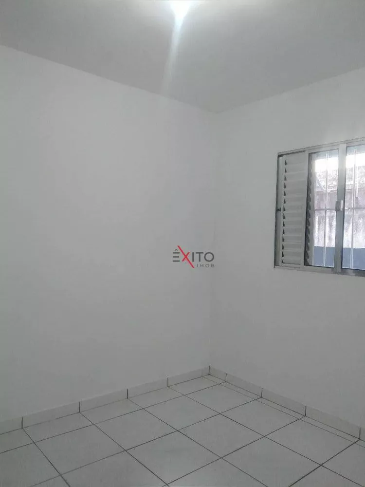 Casa para alugar com 2 quartos, 125m² - Foto 2