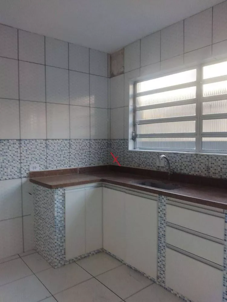 Casa para alugar com 2 quartos, 125m² - Foto 4