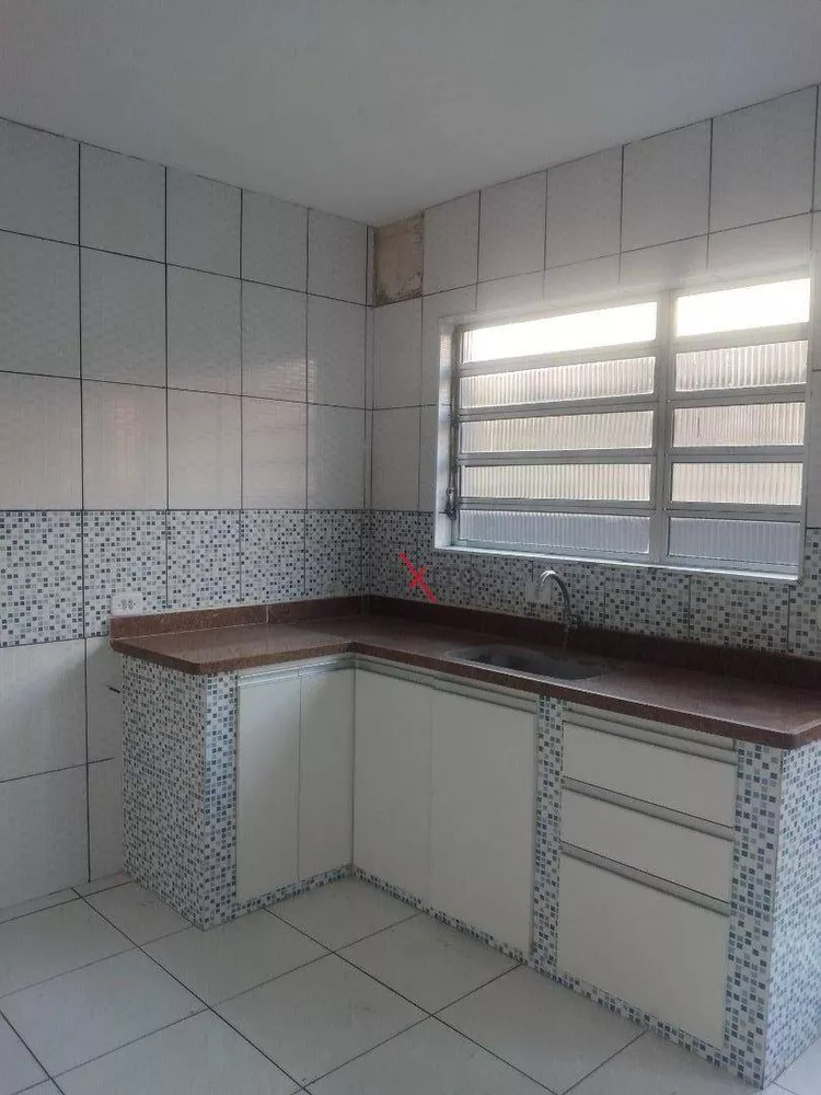 Casa para alugar com 2 quartos, 125m² - Foto 3