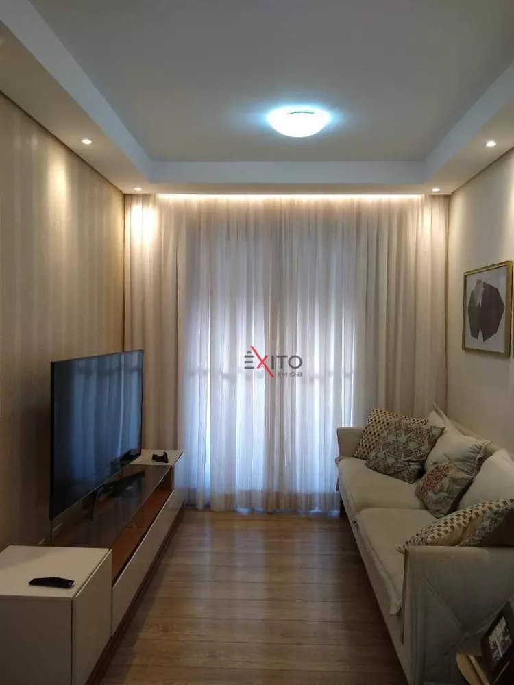 Apartamento à venda com 2 quartos, 63m² - Foto 2