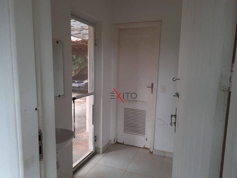 Casa à venda com 3 quartos, 305m² - Foto 14