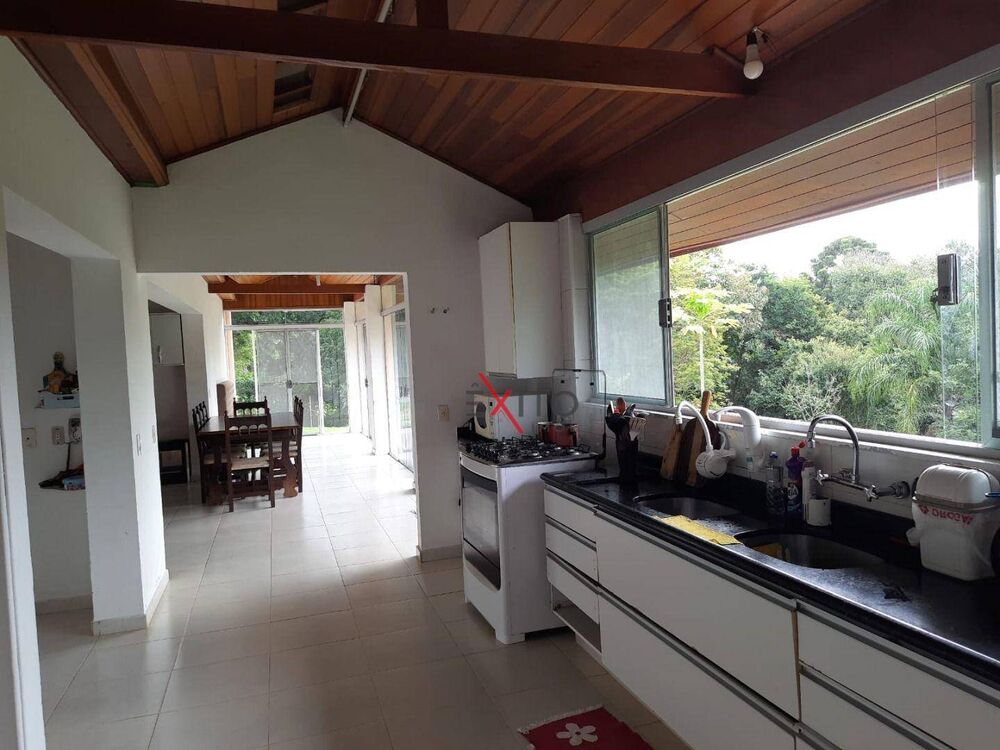 Casa à venda com 3 quartos, 305m² - Foto 13