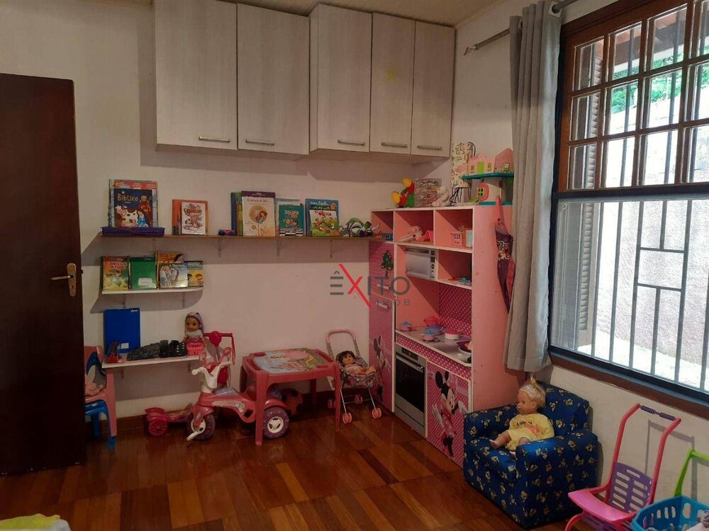 Casa à venda com 3 quartos, 305m² - Foto 5