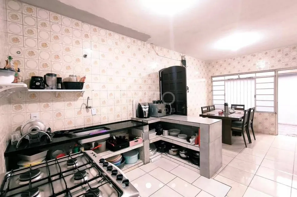 Casa, 3 quartos, 232 m² - Foto 2