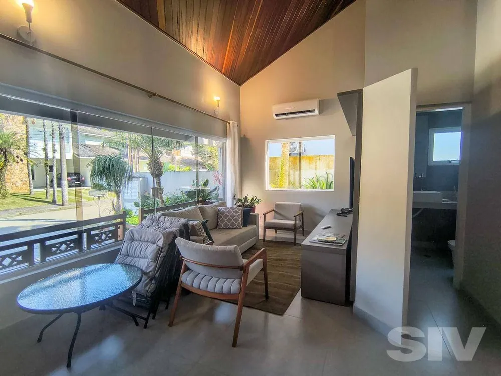 Casa, 5 quartos, 227 m² - Foto 2