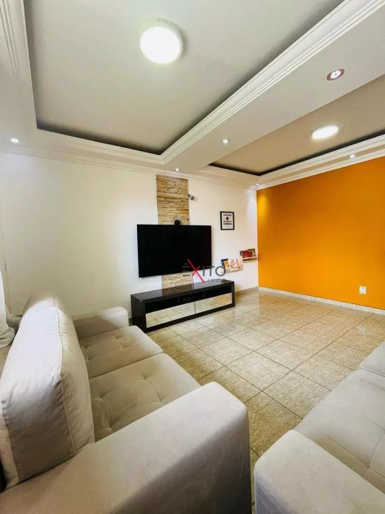 Apartamento à venda com 2 quartos, 64m² - Foto 4