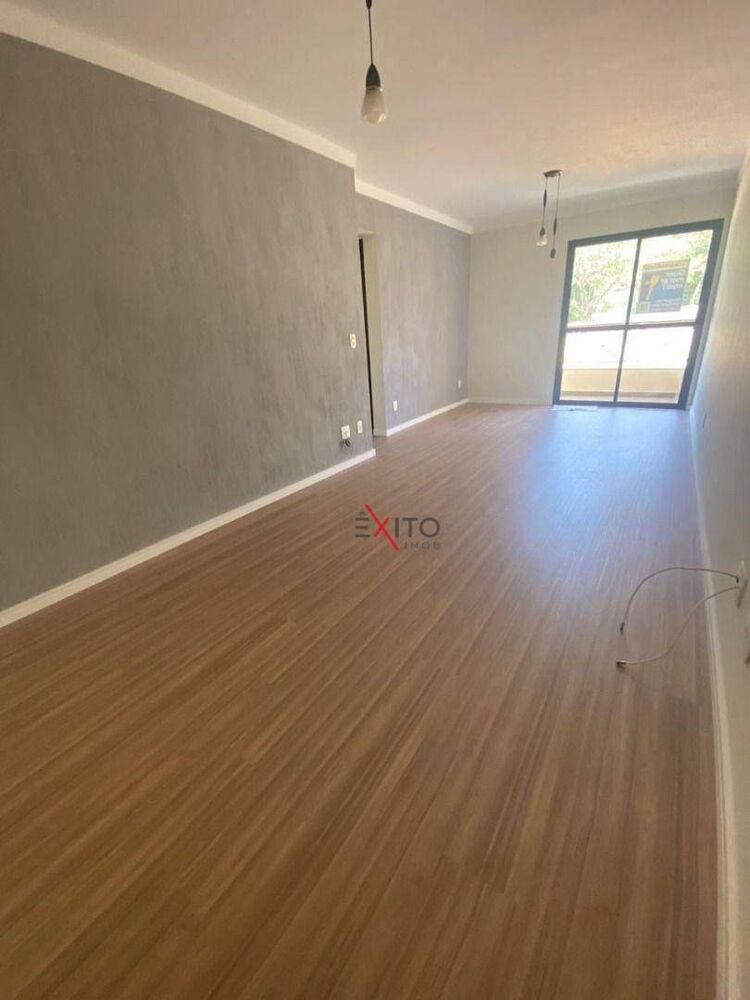 Apartamento à venda com 3 quartos, 93m² - Foto 2
