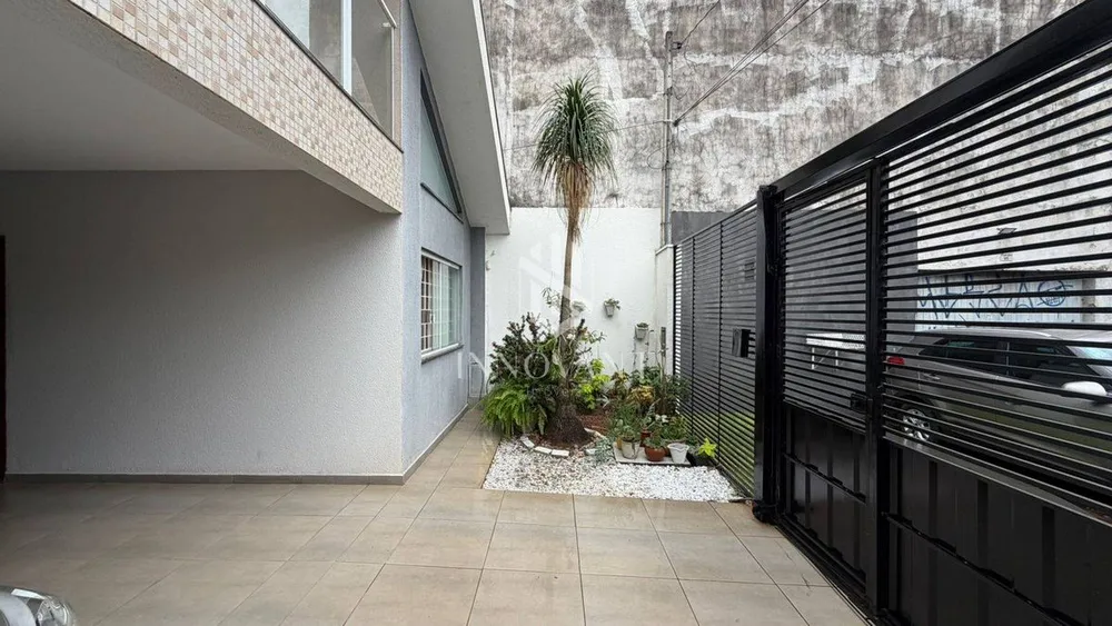 Sobrado, 4 quartos, 179 m² - Foto 1