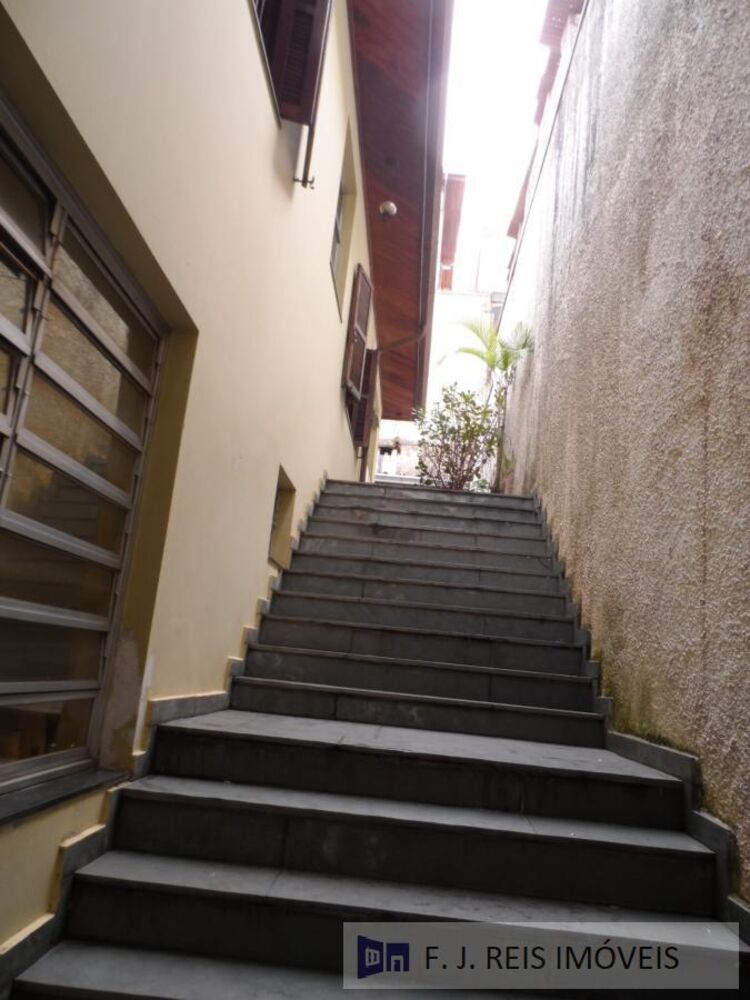 Casa à venda com 2 quartos, 200m² - Foto 1