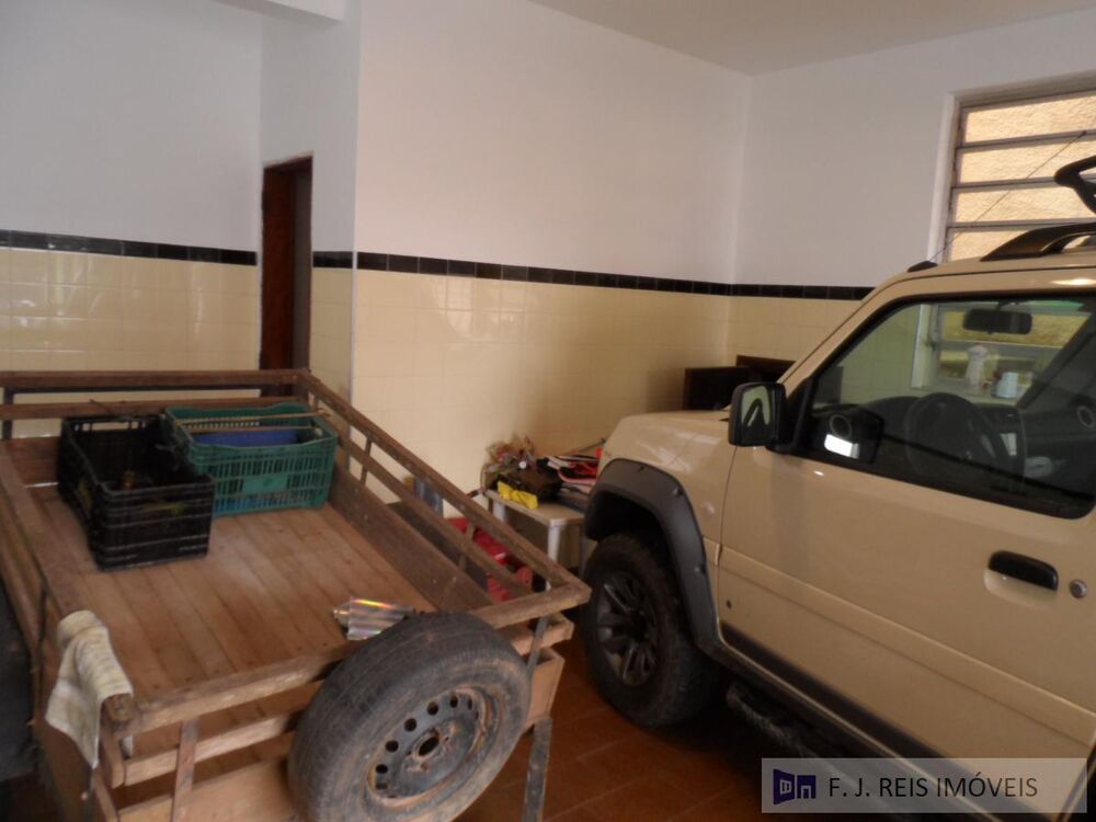 Casa à venda com 2 quartos, 200m² - Foto 4